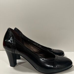 AGL Attilio Giusti Leombruni Patent Flex Pump Black Leather Heel Round Toe 37.5